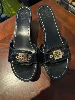 Tory Burch Black Patent Leather Wedge Sandals with Gold Logo Buckle